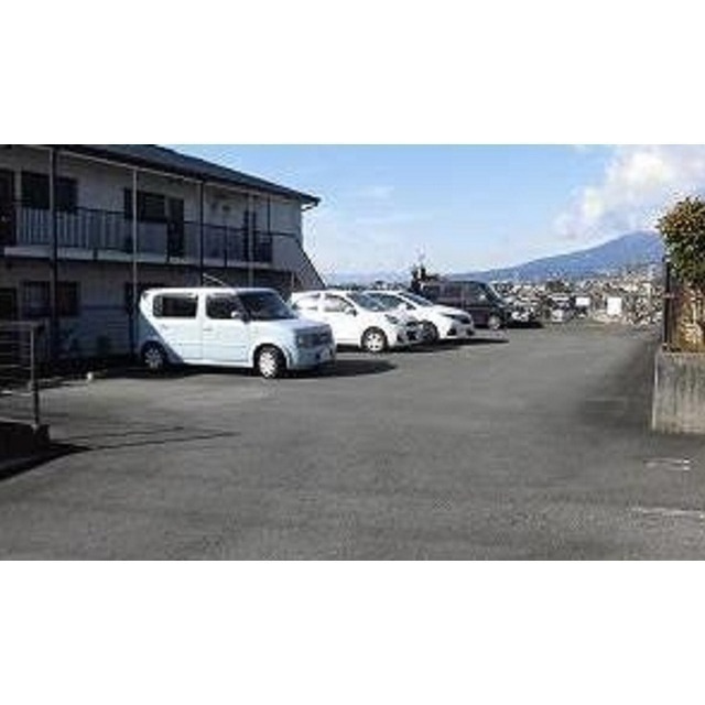 ドミールＫ壱番館の駐車場
