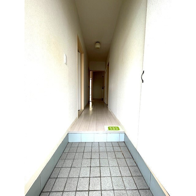 ニューいずみハイツの玄関