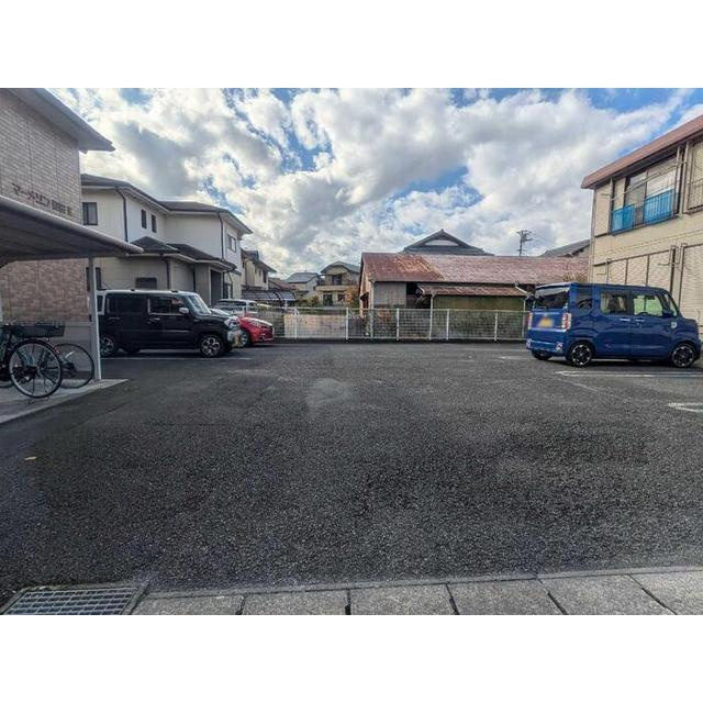 マーメゾン和田Ⅱの駐車場