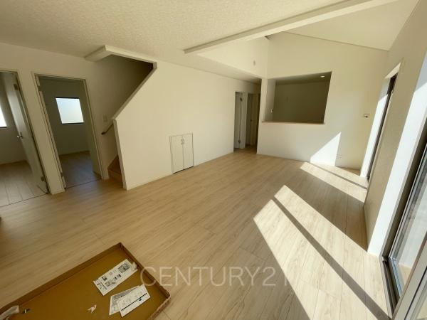 クレイドルガーデン前橋市稲荷新田町第３　１号棟の居間・リビング|開放感のあるリビングです。