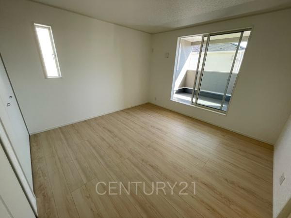クレイドルガーデン前橋市稲荷新田町第３　３号棟の洋室|２面採光の明るい洋室です