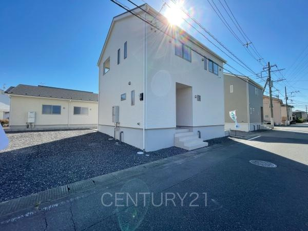 クレイドルガーデン前橋市稲荷新田町第３　４号棟の前面道路含む現地写真|並列駐車可能な駐車場
