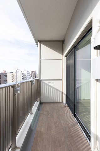 【バルコニー】 | パークアクシス横濱高島町 | ※写真は同タイプ住戸です。