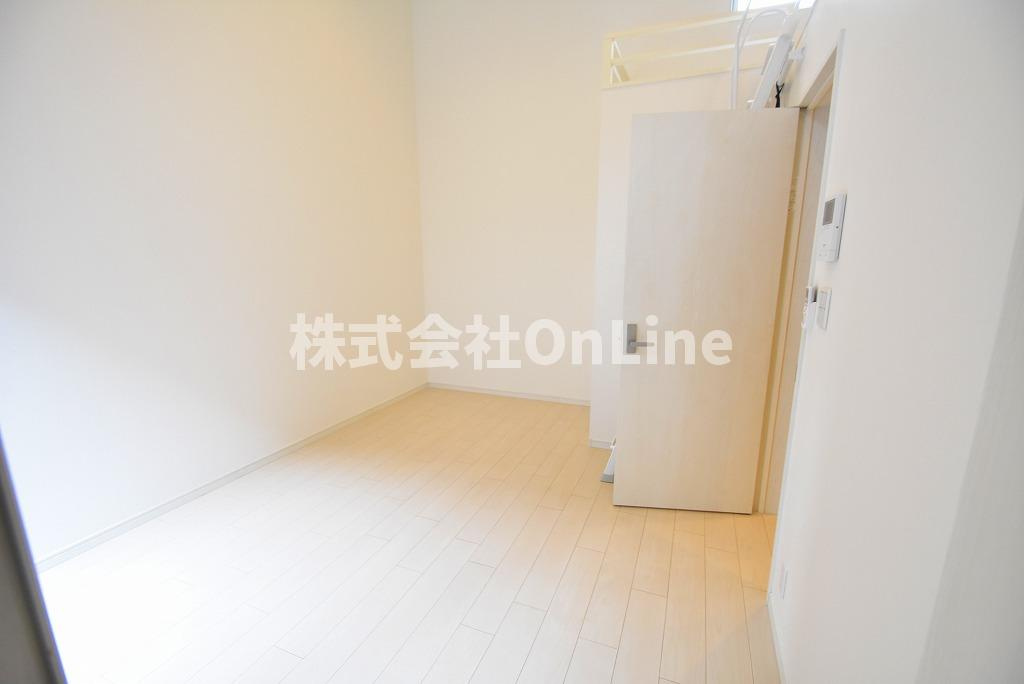 東大阪市衣摺３丁目のアパートの居間・リビング