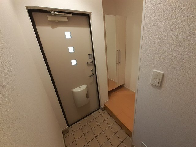 オリエント細木の玄関