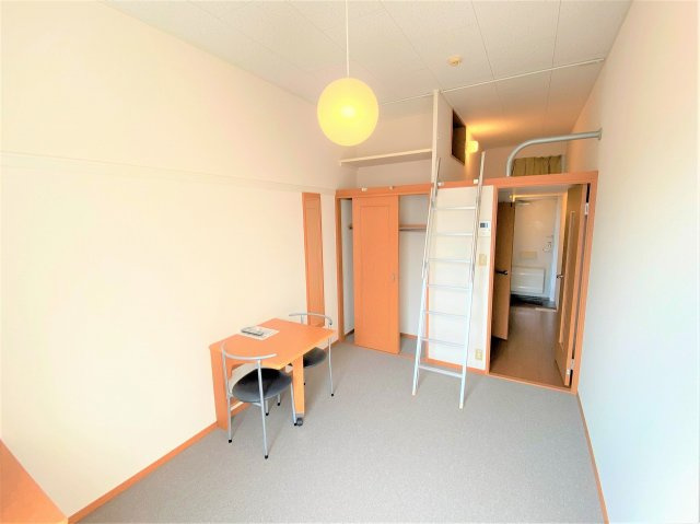 レオパレスエムの寝室|設備・仕様は号室により異なる為、現況を優先致します。