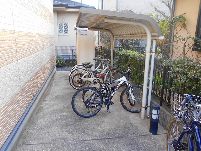 レオパレスエーリのその他|駐輪場
