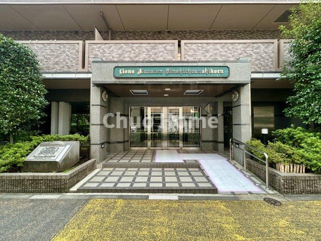 ライオンズマンション錦糸町・恩賜公園のエントランス|【エントランス】マンションのエントランスは、その物件の印象を決める、顔とも言える場所です。毎日通る場所ですからきれいなのが一番です。