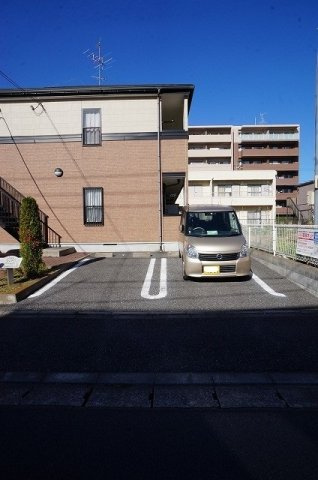 ジュネスド・ノアの駐車場