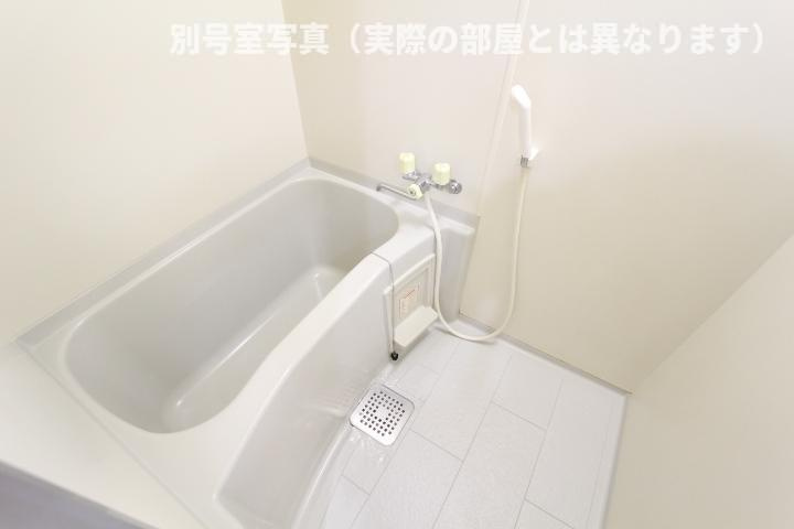 ＫＥコーポ古雅の浴室