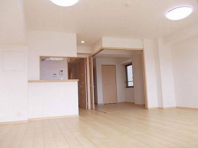 【居間・リビング】レガーミ泉中央