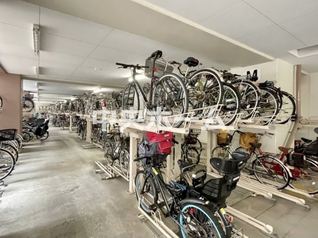 ライオンズタワー大島の駐輪場|【自転車置き場】最新の空き状況や費用などの詳細は担当スタッフまでお問い合わせください。