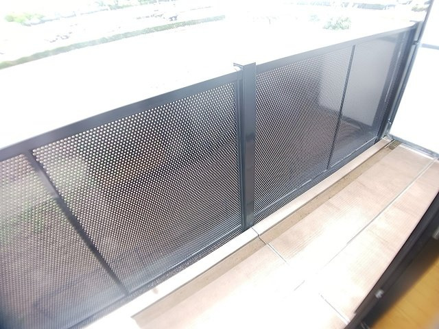 アンプルールリーブルＷｉｎｇのバルコニー