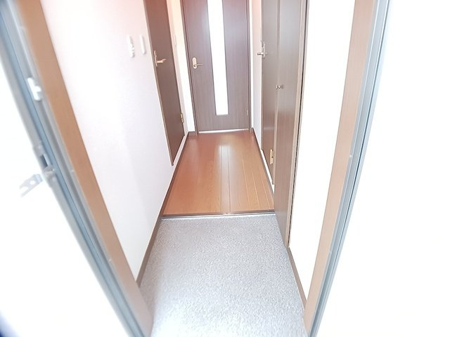 アンプルールリーブルＷｉｎｇの玄関