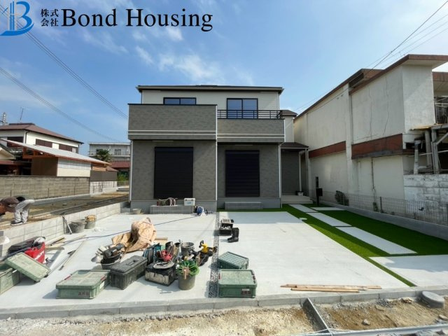 「車並列3台」「日当たり良好」魚住町西岡　全3棟　C号棟の外観