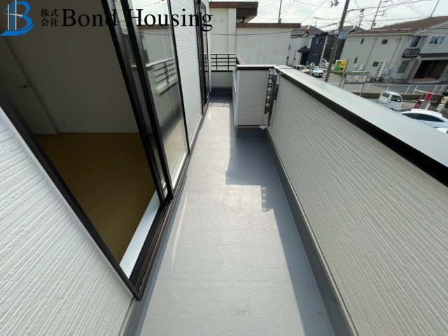 「車並列3台」「日当たり良好」魚住町西岡　全3棟　C号棟のバルコニー