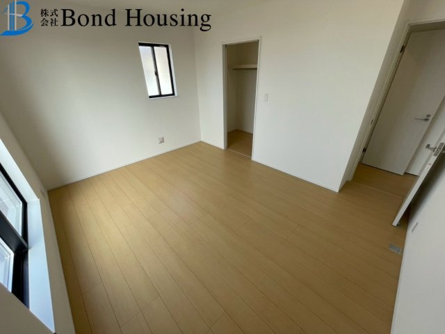 「車並列3台」「日当たり良好」魚住町西岡　全3棟　C号棟の洋室
