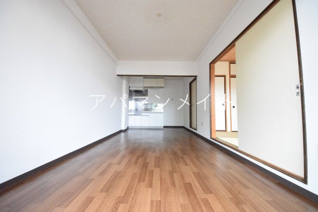 【居間・リビング】 | パークサイド南戸塚 | 使いやすい居間です