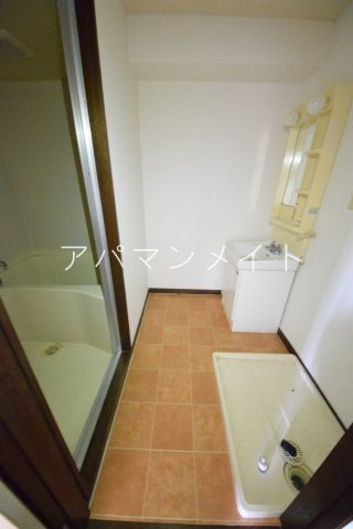 【設備】 | パークサイド南戸塚 | 脱衣スペース＆洗濯機置場です