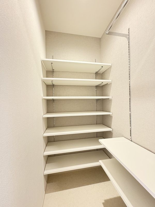 リブリ・矢川の玄関