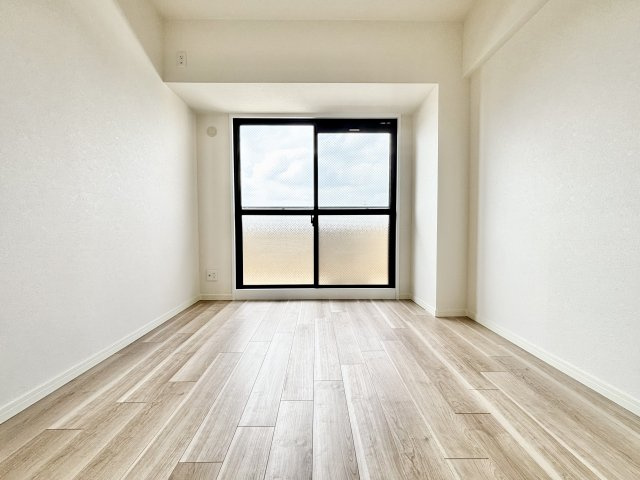 グローリアス安城小堤町の洋室