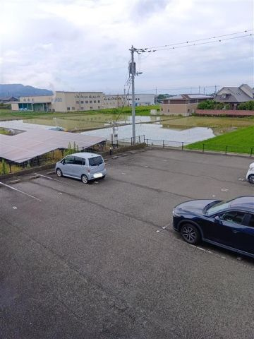アピオンの駐車場
