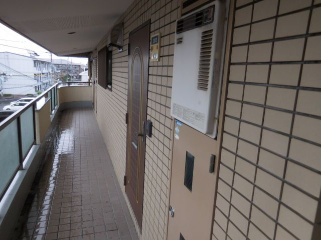 レジデンス誠和のエントランス