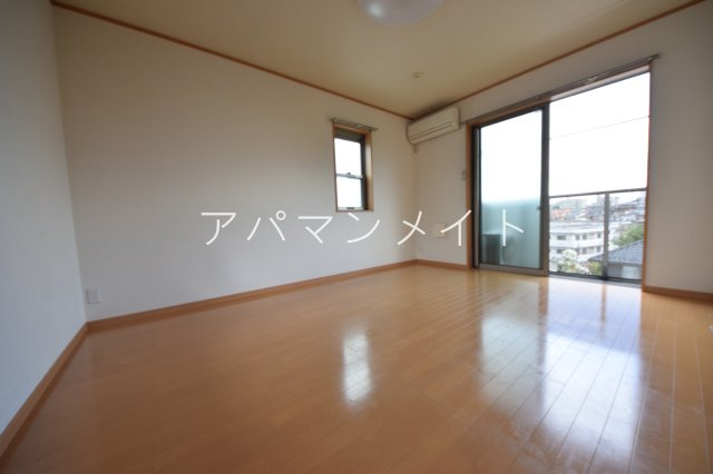 【居間・リビング】 | アムールシュシュⅡ | 戸塚周辺ならアパマンメイトへＬｅｔｓ Ｇｏ ！