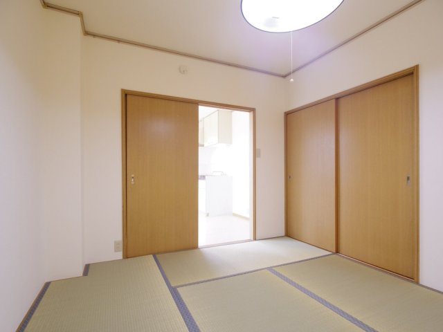 セントラルピラーの内装|※他号室写真です