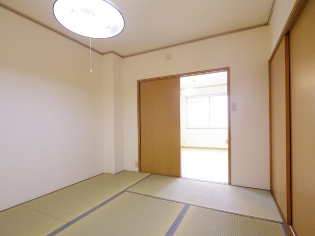 セントラルピラーの内装|※他号室写真です