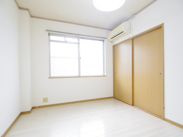 セントラルピラーの内装|※他号室写真です