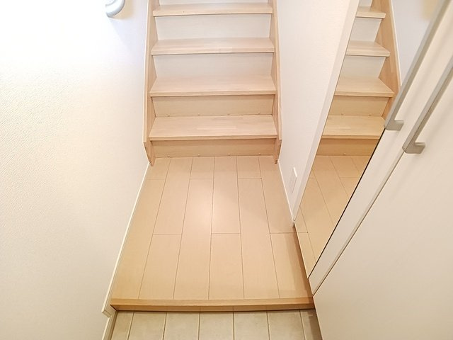 【玄関】 | イリーデＡ | 明るい玄関です