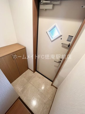 リビエールハナテンの玄関
