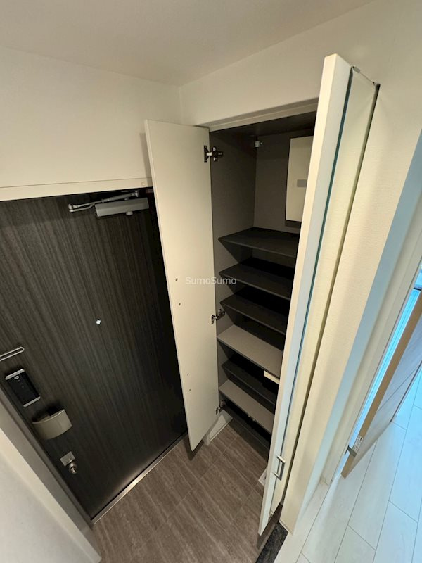 シーズンフラッツ靱本町の収納