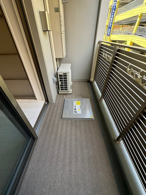 シーズンフラッツ靱本町のバルコニー