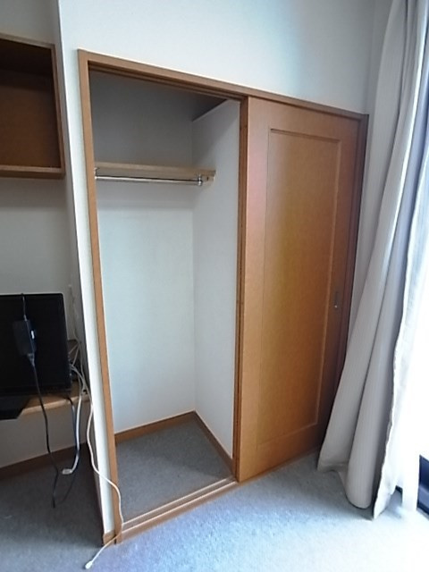 レオパレスクレセントの収納