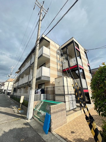 レオパレスクレセントの外観