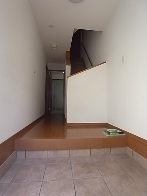 雲井通3丁目戸建の玄関