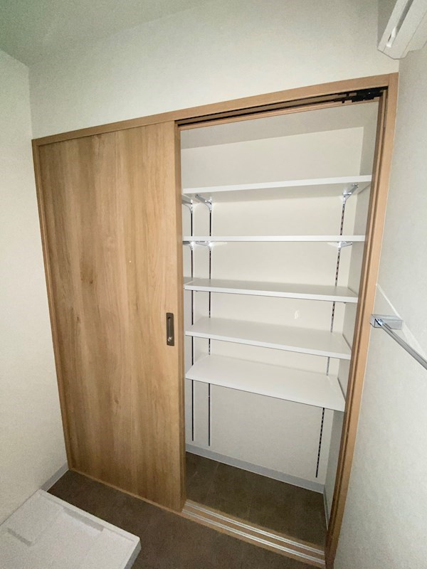 Modern palazzo住吉の収納