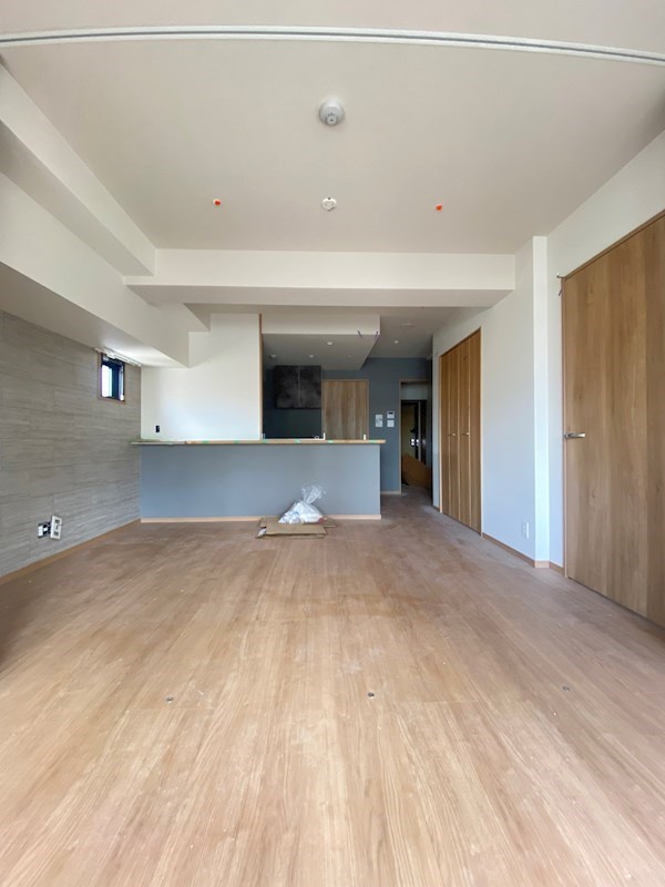 Modern palazzo住吉の居間・リビング