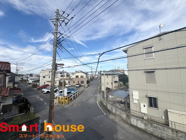 海老名市河原口1期　新築1棟の展望|開放的なバルコニーは見晴らしもよく、太陽の温かな温もりをめいっぱい受け止めてくれます。太陽の光と爽やかな風を受けたお洗濯物はあっという間に乾き、取りこむ時には太陽の匂いを感じられそうですね。