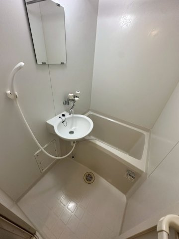 レオパレスCOZYの浴室
