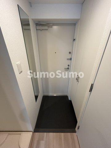 セレニテ難波グランデノールの玄関