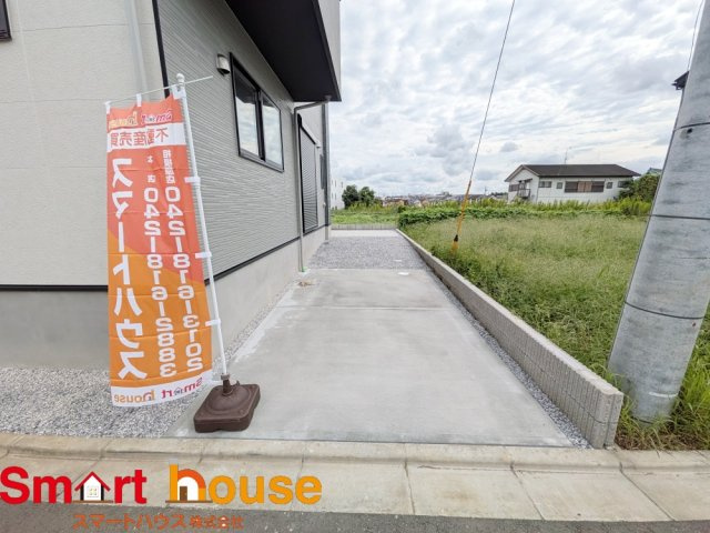 南区上鶴間本町７期の駐車場|敷地内にカースペースを確保！お車の出入りもスムーズ♪