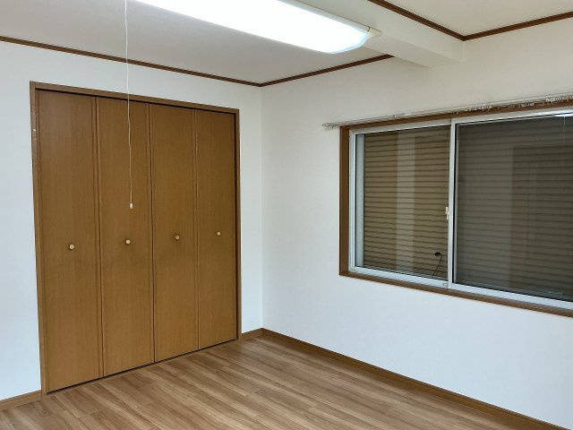 結城市みどり町戸建ての洋室|1階6帖洋室