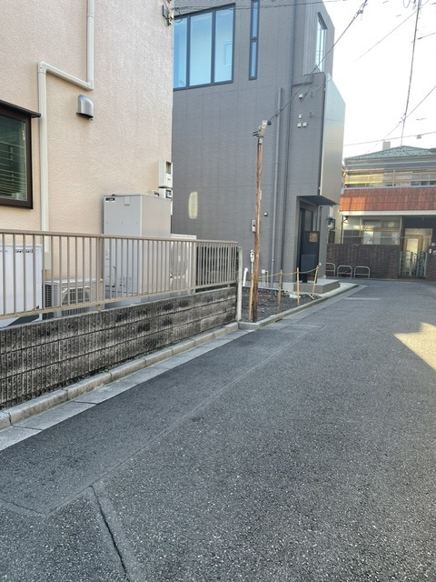 江東区大島３丁目　建築条件なし土地の前面道路含む現地写真|2026年９月撮影