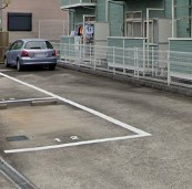 プレイス桑才の駐車場