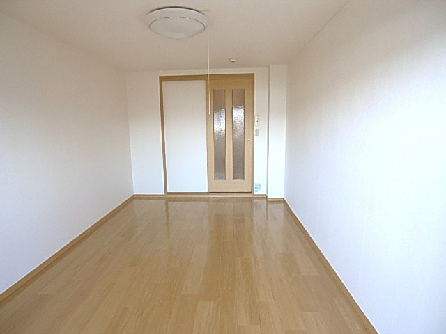 エスポワール西川の洋室