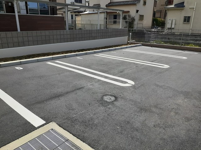 ヴィラシャルマンの駐車場