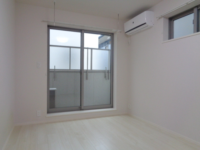 ＤＥＬＩＣＩＯＵＳ　ＬＩＦＥ　ＡＰＡＲＴＭＥＮＴＳの洋室